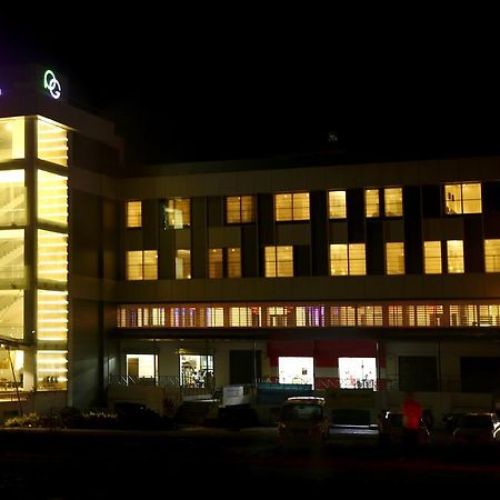 Hotel Preeti Executive Satara Esterno foto