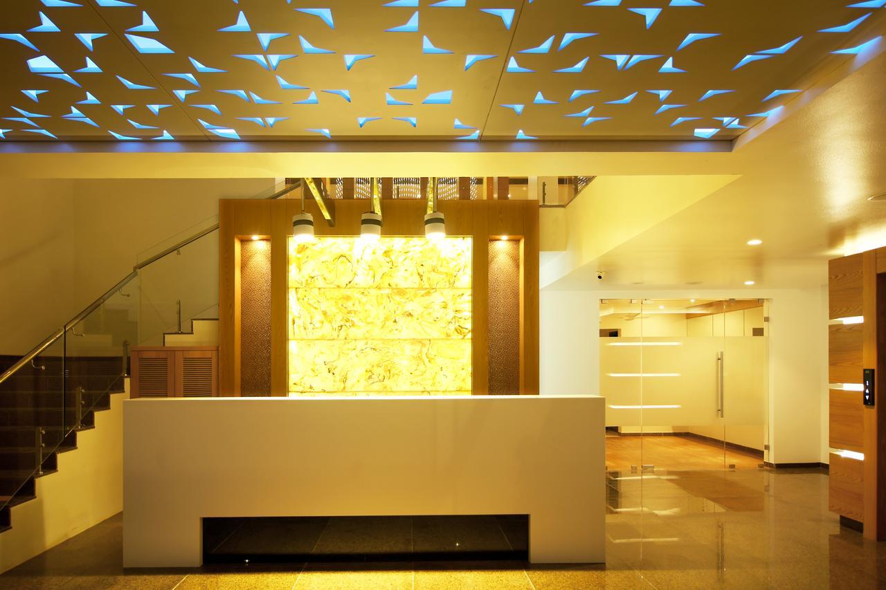 Hotel Preeti Executive Satara Esterno foto