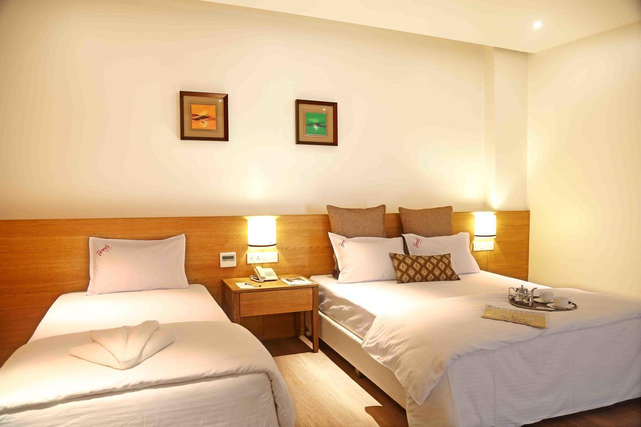 Hotel Preeti Executive Satara Esterno foto