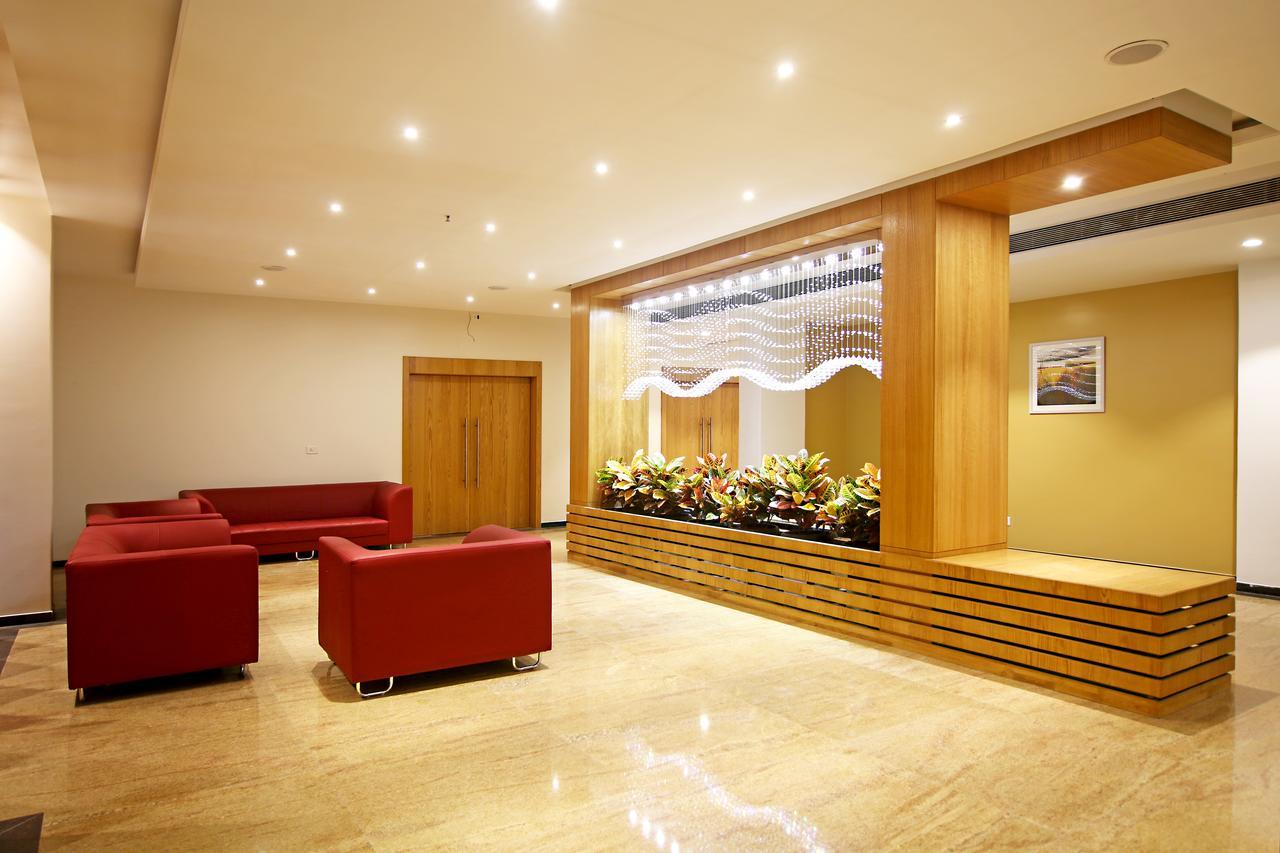 Hotel Preeti Executive Satara Esterno foto